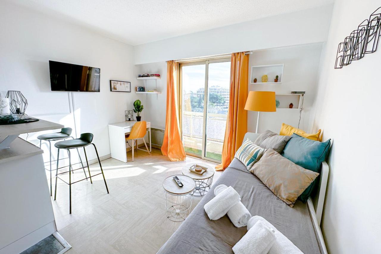 Guignon - Apart Sunny Comfort Close To The Port & Station อองทีบส์ ภายนอก รูปภาพ