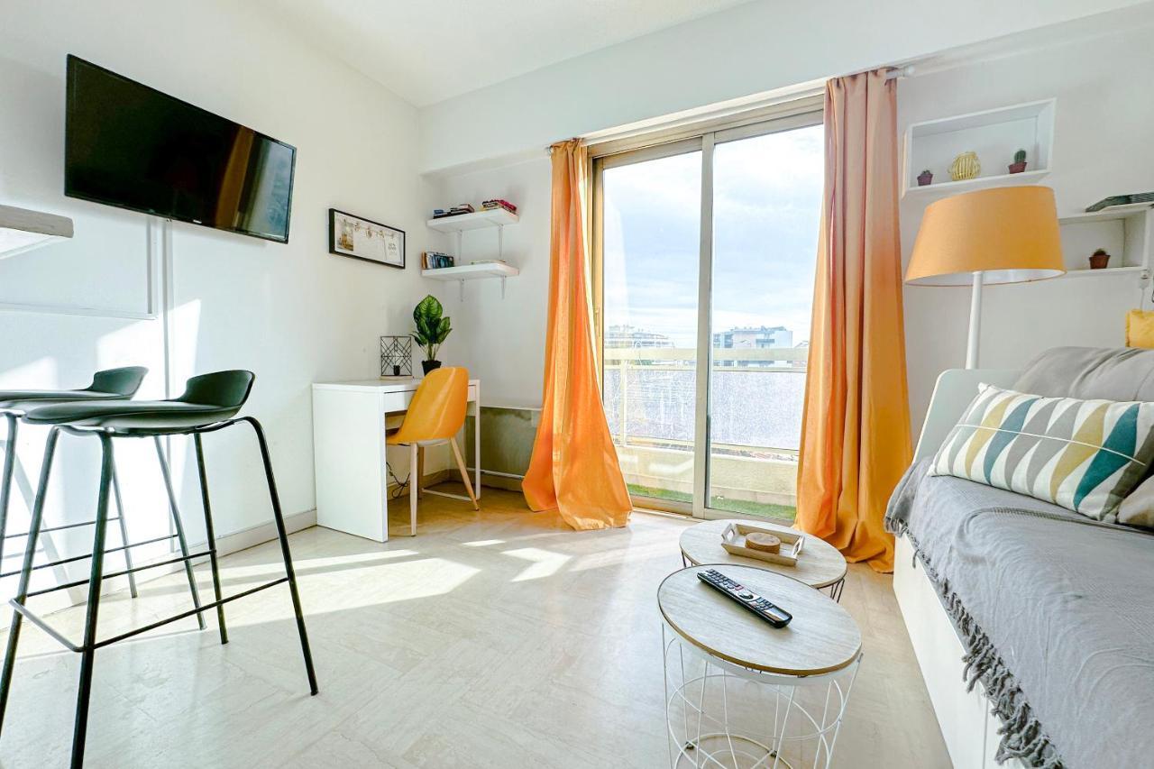 Guignon - Apart Sunny Comfort Close To The Port & Station อองทีบส์ ภายนอก รูปภาพ
